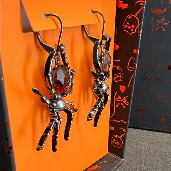 Betsey Johnson | Spider 🕷️ Earrings - Picture 5 of 8
